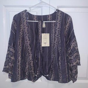 Women's Short Sleeve Wrap Top Size Small